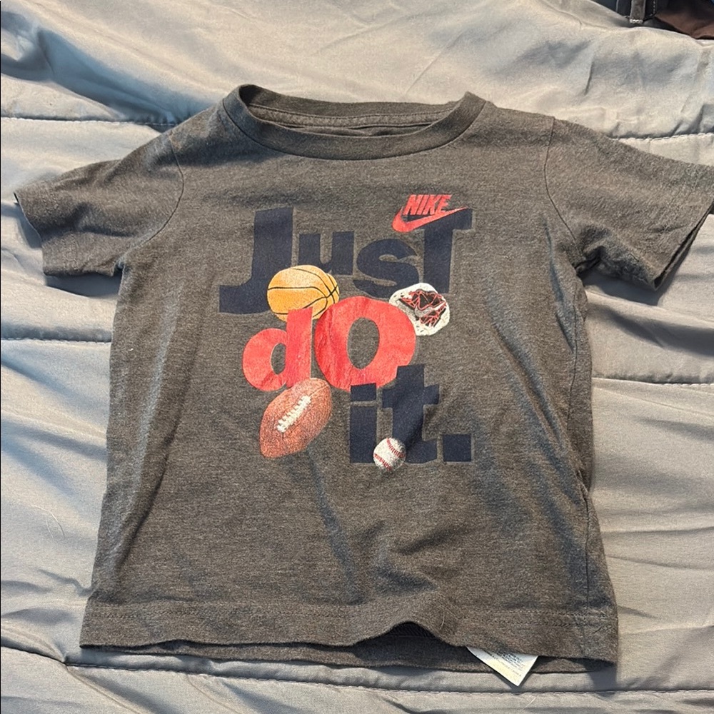 Nike Kids Gray Graphic T-Shirt